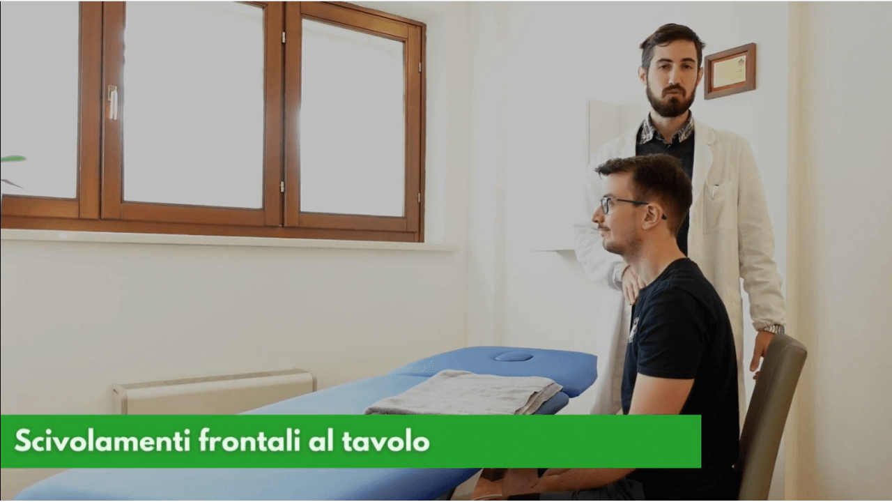 Esercizi per spalla congelata: scivolamenti frontali